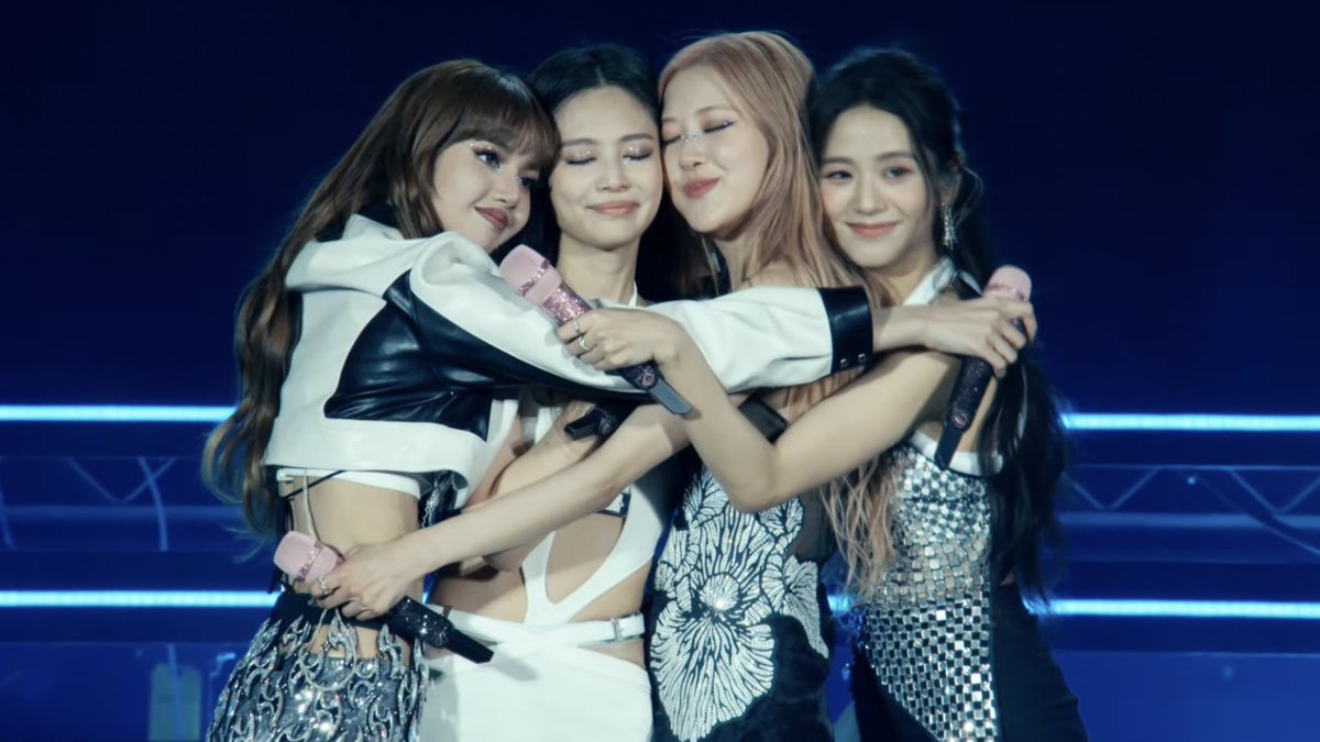 bIinksupreme's tweet photo. successfully headlined coachella and hyde park this year so proud of blackpink 🫶🏽 https://t.co/D84UCK97XZ