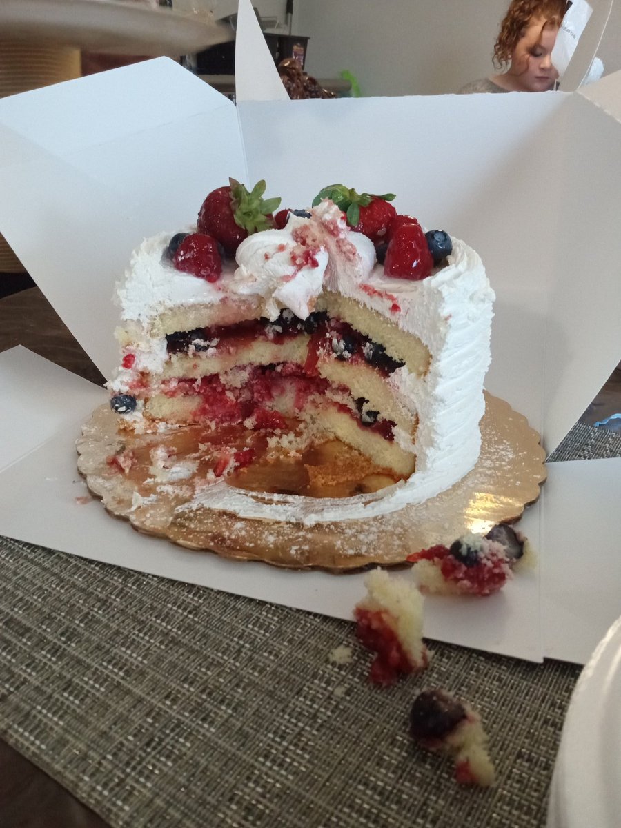 SwyongXiangcao's tweet photo. おはようございます🥥🤎
リラックスするだけで良い一日になりますよ!ご家族のお祝いをさせていただきました!🎂
Please have a good day today everyone!🥨🤍🙇
#dailyhello #swyong #swyongsonglei #smile #netidol #jpopfan #ネットアイドル #アイドル #フルーツサンド #FurutsuSandoIdol https://t.co/pwFWAaaZ45