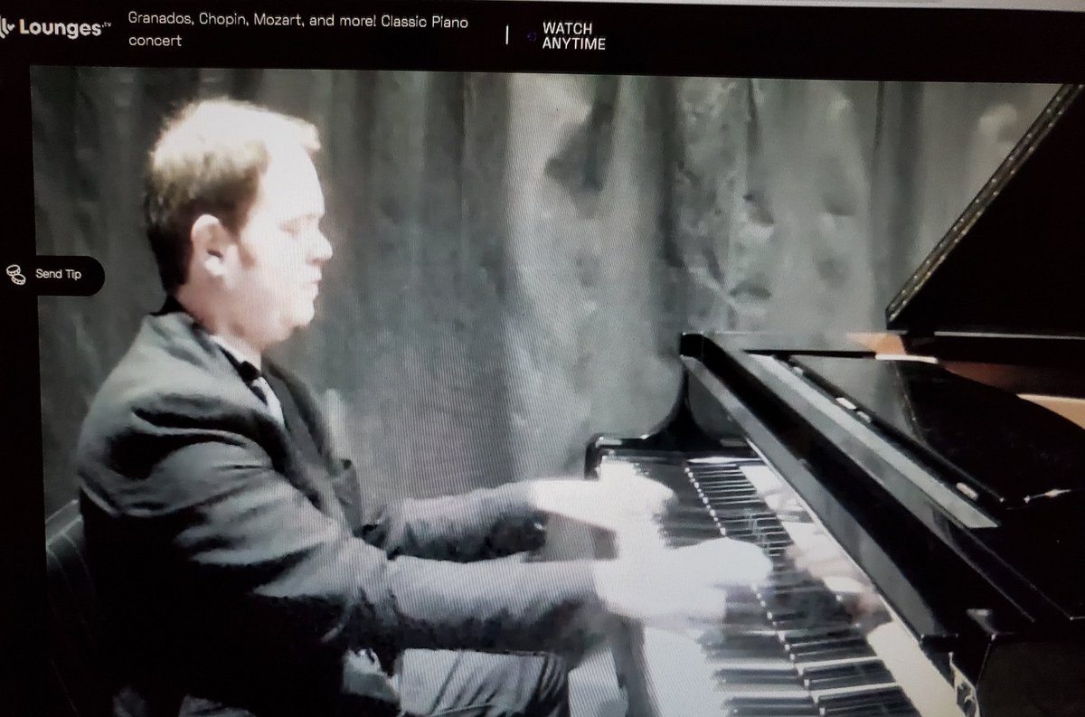 MusakManiak's tweet photo. Watching @PianoDanmusic on lounges. Sorry I missed this one live, you were on fire! Great songs, and the medley was awesome! Thank you for having replays available! https://t.co/cY4kdUZsKE