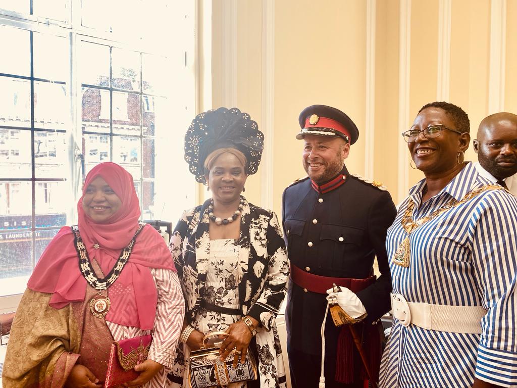 Thanks for inviting me to the Eid celebration Mr Mayor @SarbazBarznji Great evening. Well done. @MayorLBLambeth @mayorofbrent @SouthwarkMayor @wellbelove @mayorofcamden