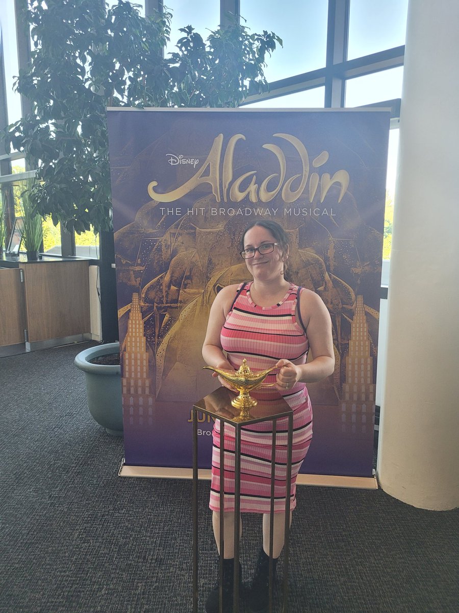 Valleyvampire's tweet photo. @aladdin was absolutely amazing! @MrValleytheVamp thank you for being the best date! https://t.co/JOpAaTHeyp