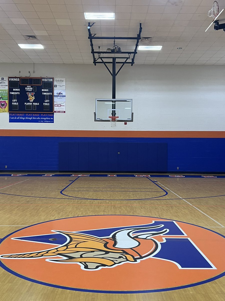 VACSports's tweet photo. Kids be ready to bring your "A" game because our new pads can handle the impact!  The all new wall pads in both the AUD and MPR are top quality and look amazing. It almost looks like new! https://t.co/VncmfIQ2fk