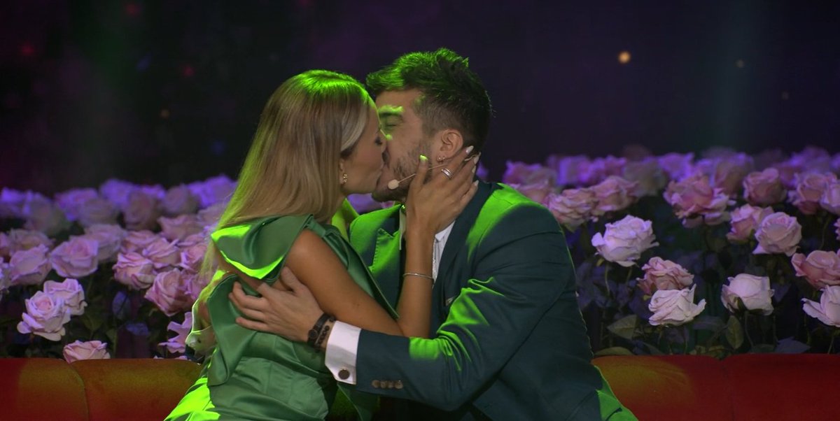 Menandro simplesmente ocupando o lugar de melhor macho que já pisou no casamento as cegas #CasamentoAsCegasBrasil