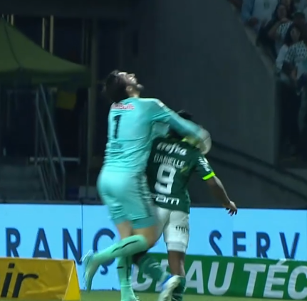 CeboIinhaaa's tweet photo. "Ain.. o Palmeilense é cholão
acha que o time dele é loubado
o Abel fala sem motivos nenhum" https://t.co/Xg4aCDHWnv