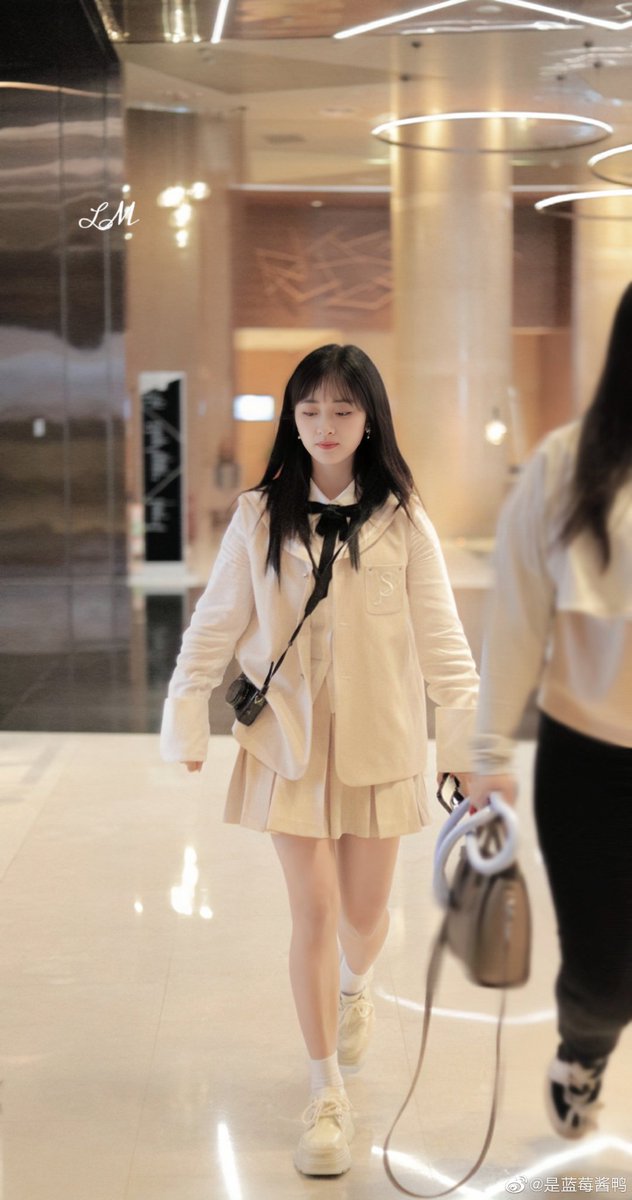 ShenYue_TH's tweet photo. 02.07.2023 #ShenYue for  #TwinkleLove S3 Recording

ถ่ายรายการจบแล้ว

 #沈月 #เสิ่นเยว่ 
 #怦然心动20岁 https://t.co/u1aoP5Wgb4