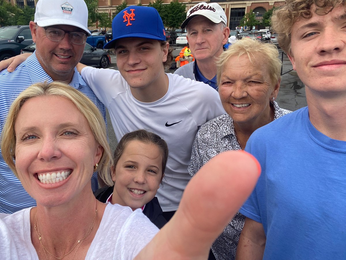 PatQBtrainer's tweet image. #metspregame
First @Mets game