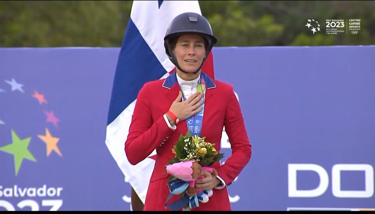 Mayer's tweet image. Panama gana oro en equitacion— Felicidades Vicky Heurtemate por poner a Panama de primero en los juegos Centroamericanos 🥇

Siguiendo los pasos de tu abuelo 👏🏻