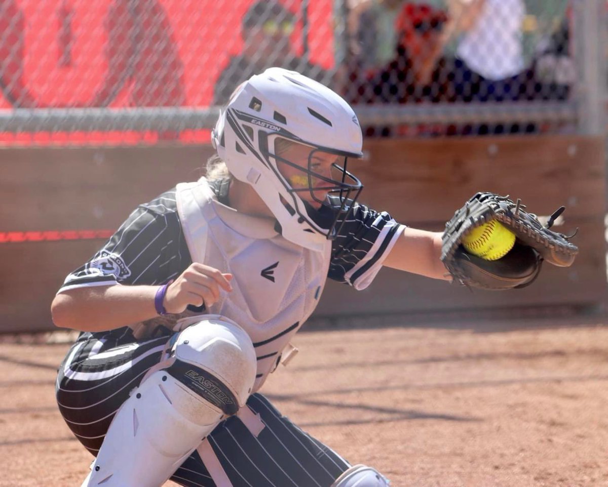 reagan desmuke tweet media