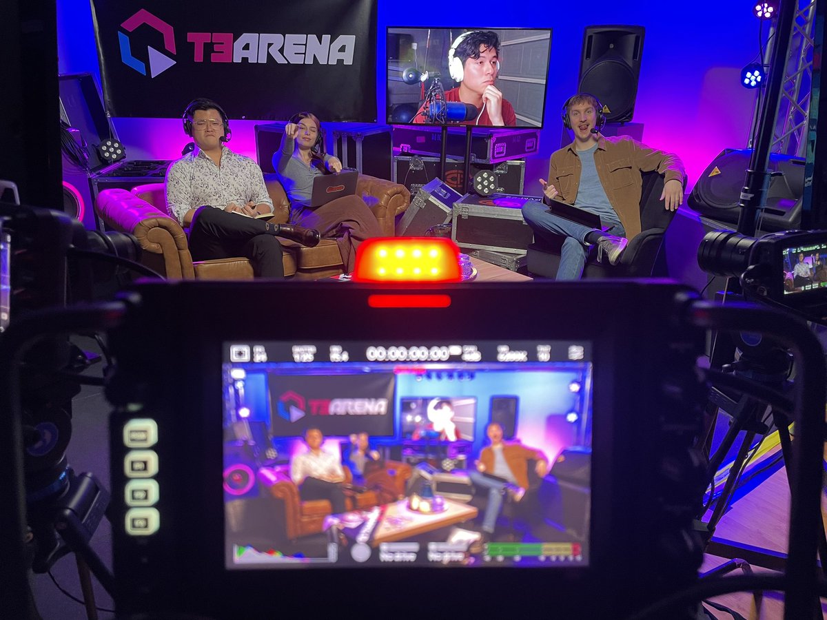 SURPRISE! I’m back on the <a href="/T3Arena/">T3 Arena</a> train 🚂

Hosting more Arena League North America with the pals <a href="/digitalcasts/">Digital</a>, <a href="/hotto_au/">chelsea (ง ͠° ͟ل͜ ͡°)ง</a> &amp; <a href="/KingImmortal_/">KingImmortal 🧢</a> 

I hear yesterday was a quick one so today I expect a long max score series 🤣

👉 youtube.com/live/JtW9Ory_s…