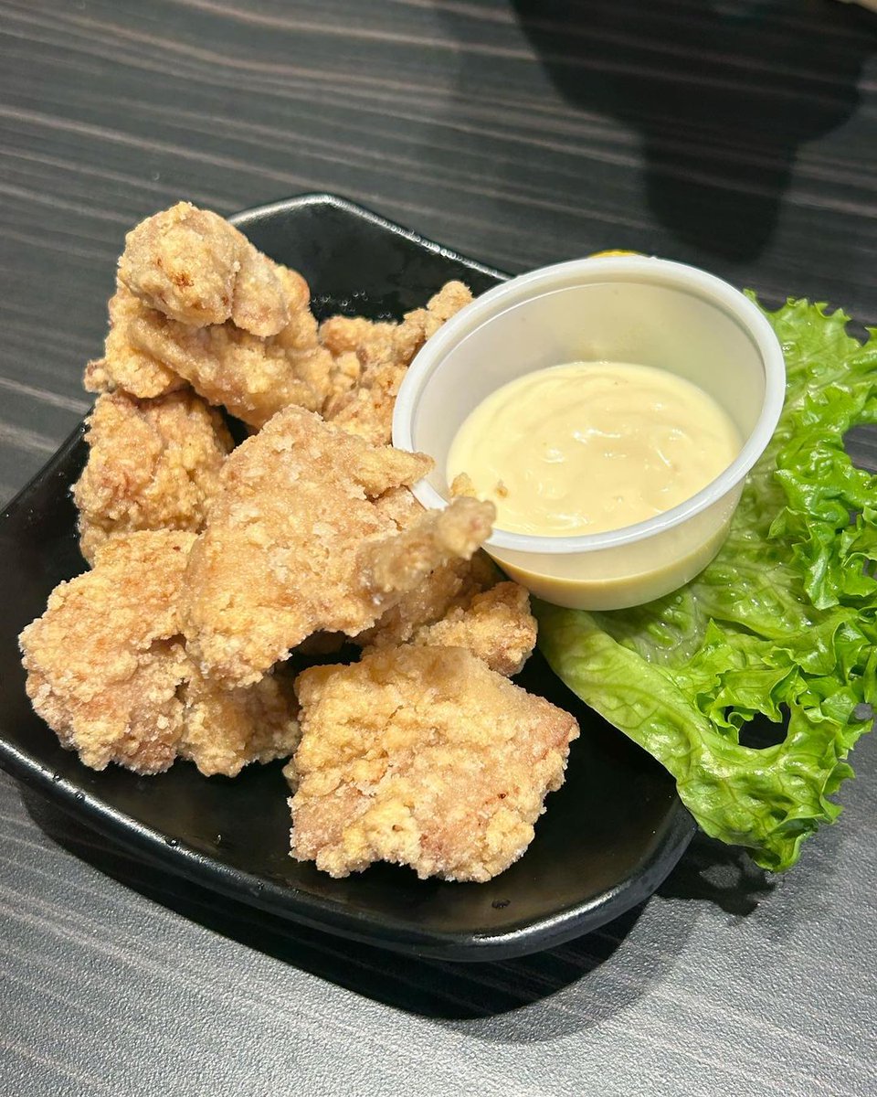 kurasushi_usa's tweet image. Crispy Chicken 😋

Japanese-style fried chicken on a bed of lettuce with a side of yuzu cream sauce and lemon garnish. 🍗🥬🍋 

📷 #sidemenu Sunday cred: spoonfulswithsav

#chicken#sundayfood #sundayfunday #sunday