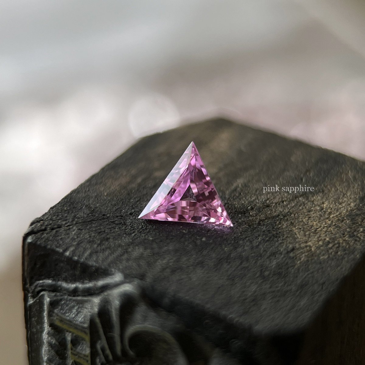 satotradingco's tweet image. 凛とした佇まいが美しいです。

0.39ct
#pinksapphire #ピンクサファイア