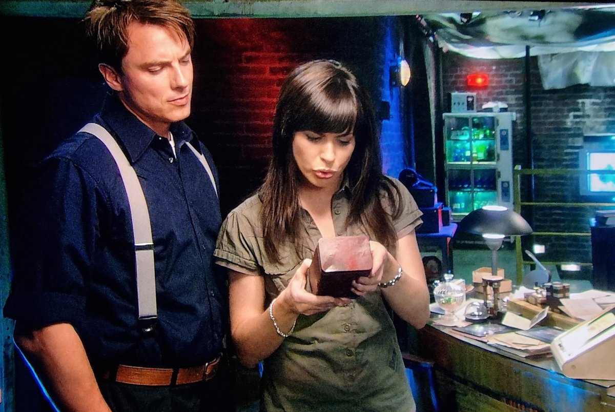 Xandra732's tweet photo. Love how we see so much detail of Jack's office in this episode. #torchwood #tothelastman https://t.co/3GDc6Y3sHC