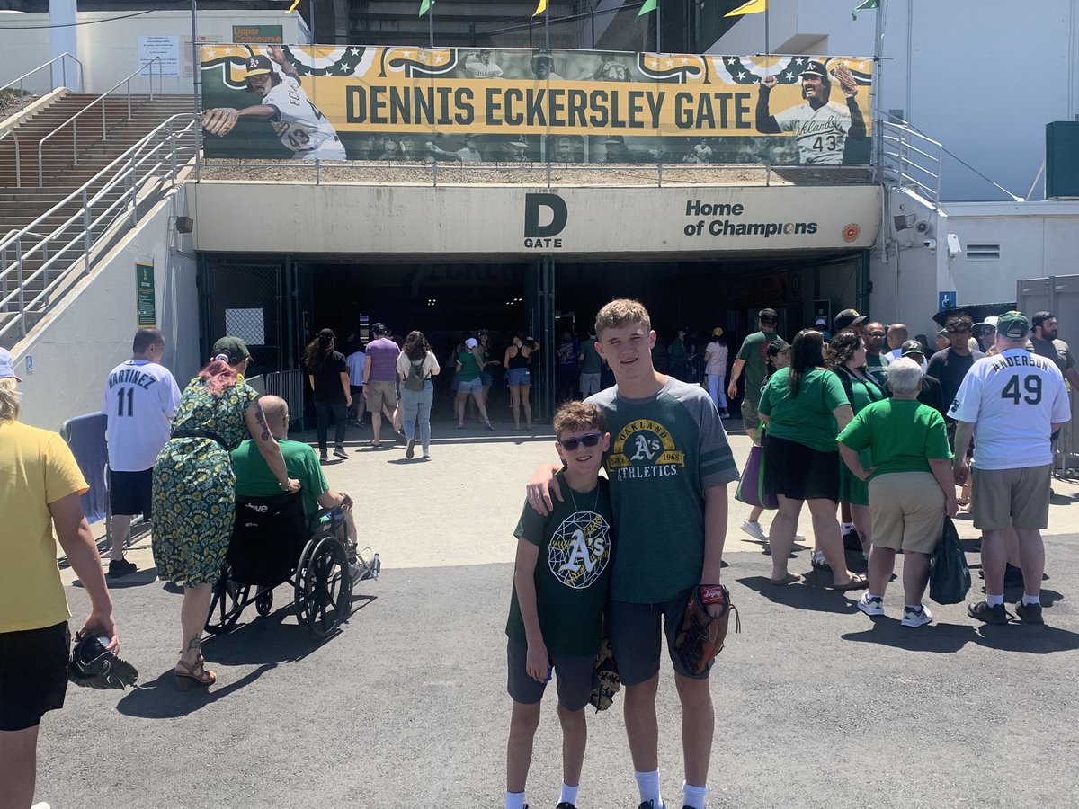 RickyRahne's tweet photo. Started the final stretch of our baseball tour w/ the @Athletics. Not a great stadium, but easily some of the best people we’ve met throughout our journey. Also loved seeing a bullpen on the field. A ton of memories from my childhood. Hope the team stays in Oakland. #Sell #28of30 https://t.co/87AThRxLkj