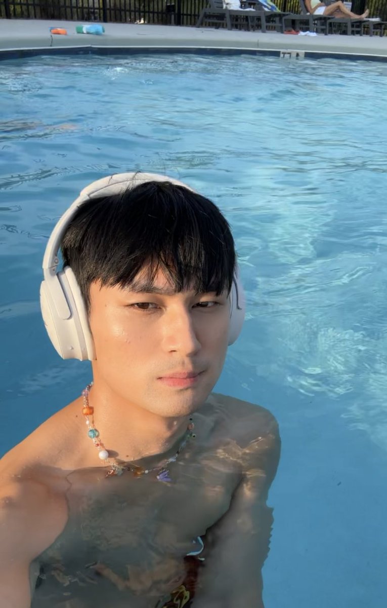 cybersnitch's tweet photo. in the pool with my headphones on https://t.co/SOGEDX5sUn