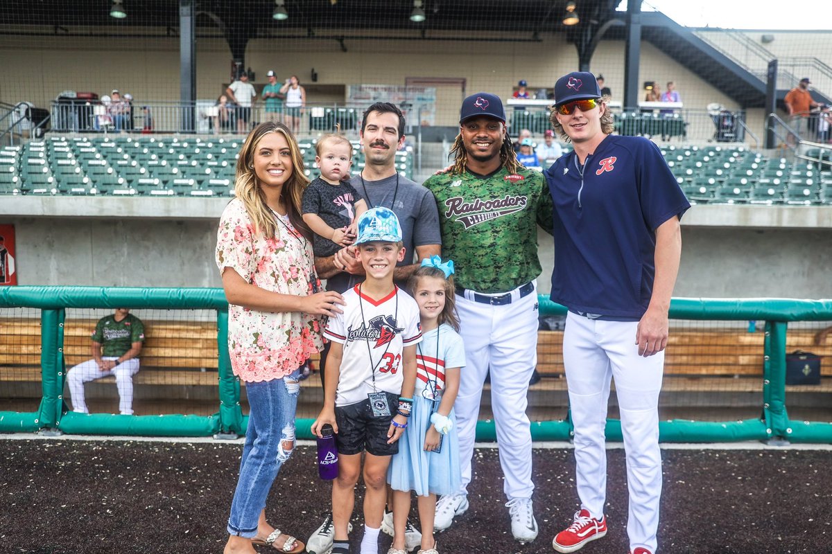 CRRBaseball's tweet photo. Thank you @SmirnoffUS for helping us honor those who serve. Today and every day, we’re thankful for those who keep us safe! https://t.co/0lywEdMVV9