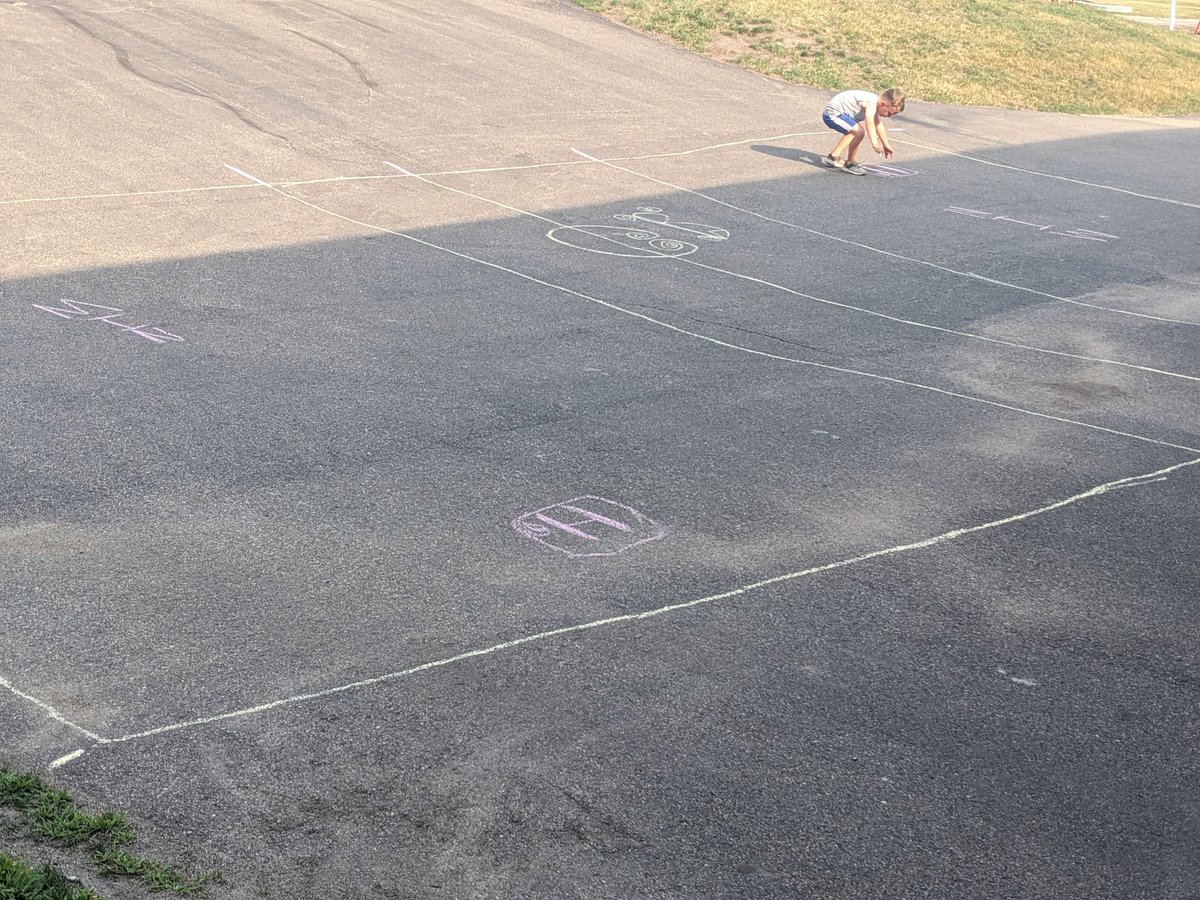 ABarrett65's tweet photo. My son made a tennis court in the driveway. He said the H is for @Honda because they are the sponsor. #powerofadvertising #brandinfluence https://t.co/6ng7ylEAuE