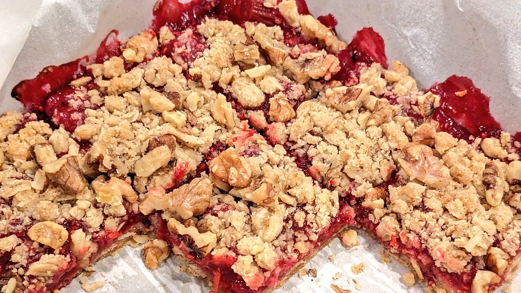 Raspberry rhubarb crumb bars made with locally grown raspberries and rhubarb from Tuttle Orchards. 

10/10, no notes