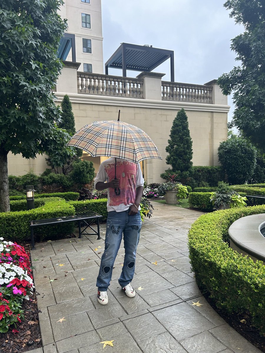 777teamcaptain's tweet photo. Wtf is Georgia weather https://t.co/yDH3ddTPed