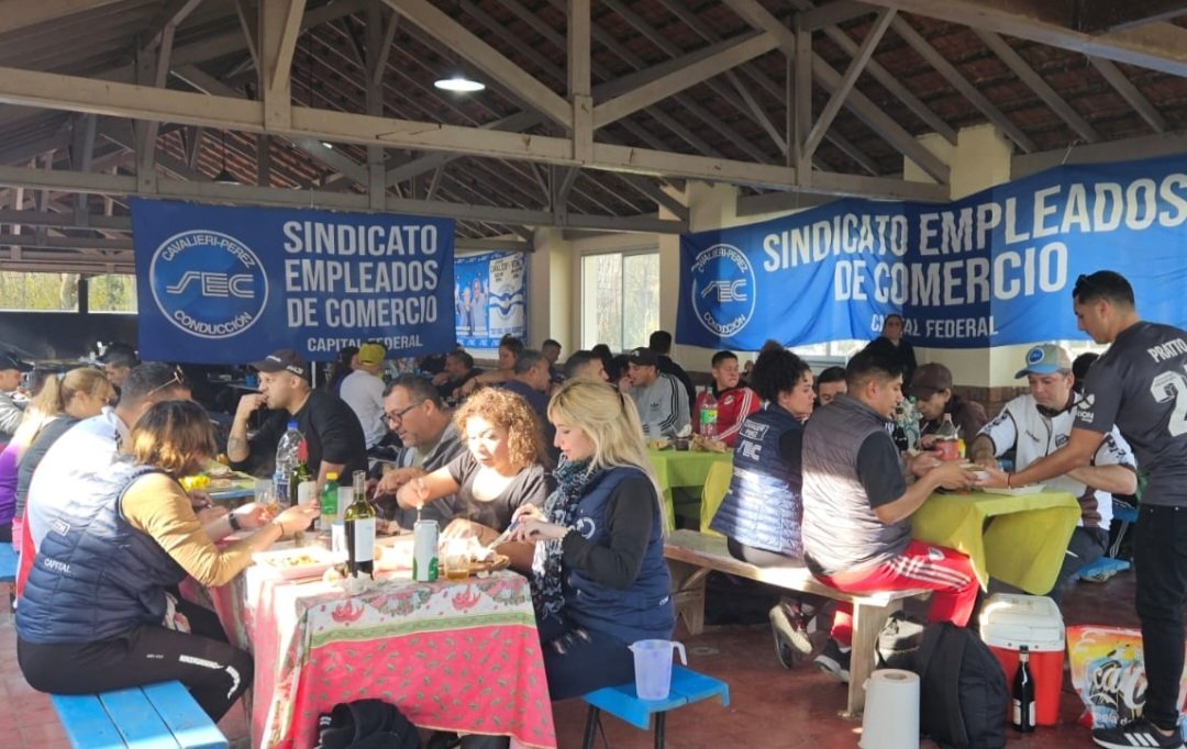 Solcary1's tweet photo. Una fecha más acompañando a los compas, disfrutando en familia.
#Cavalieri-Perez Conduccion @GustavoINCSA @soloplatense. https://t.co/D5qDjBtIHx