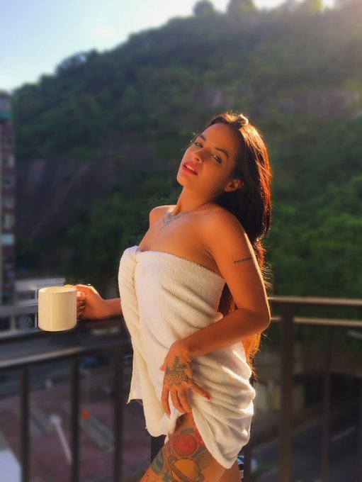 algu&eacute;m que anime um cafezinho comigo? https://t.co/0UBIIYhfhv<a href="/tag/videochat"class="tags"><span>#videochat</span></a><a href="/tag/videochamada"class="tags"><span>#videochamada</span></a><a href="/tag/pacsexual"class="tags"><span>#pacsexual</span></a>