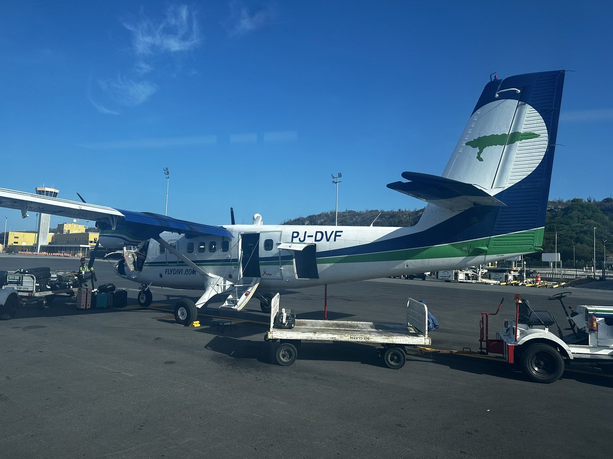 Inselzy's tweet photo. @gabselin I flew on this puppy Friday 🤪 https://t.co/36rvciPswr