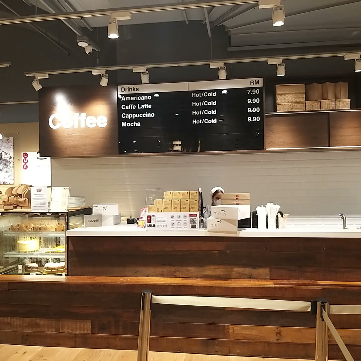 Ongcharles9's tweet photo. Muji, One Utama. #oneutama #1u #muji #mujicafe #japanstore #cafe #coffee #latte #mujistore #オニュータマ #1u #無印良品 #無印良品カフェ #日本橋 #カフェ #コーヒー #ラテ #無印良品ストア https://t.co/EdDdIfhRlb