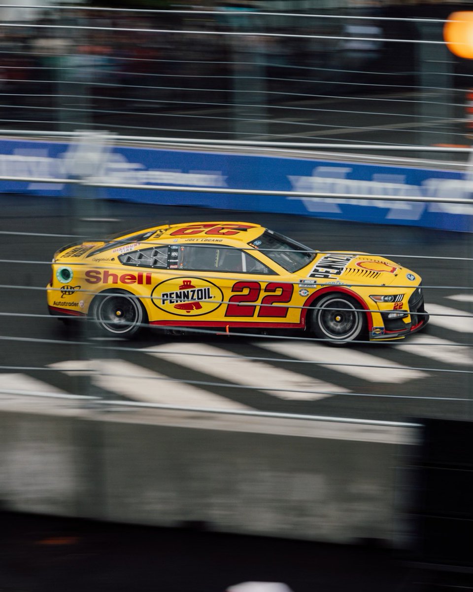 NASCARChicago's tweet photo. Take it to the streets.

#NASCARChicago | #GrantPark220 https://t.co/sZorqhlCvN
