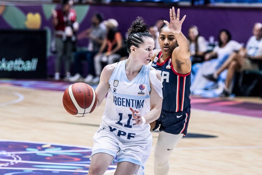 🏀Argentina estuvo muy cerca ante USA🏀

En un partidazo las chicas cayeron por 65-56. Andrea Boquete fue la máxima anotadora nacional con 16 unidades. Este lunes, en la continuidad del grupo “A”, el rival será Brasil (17:40).

Foto: <a href="/americupw/">FIBA Women's AmeriCup</a> 

pickandroll.com.ar/noticias/59978…