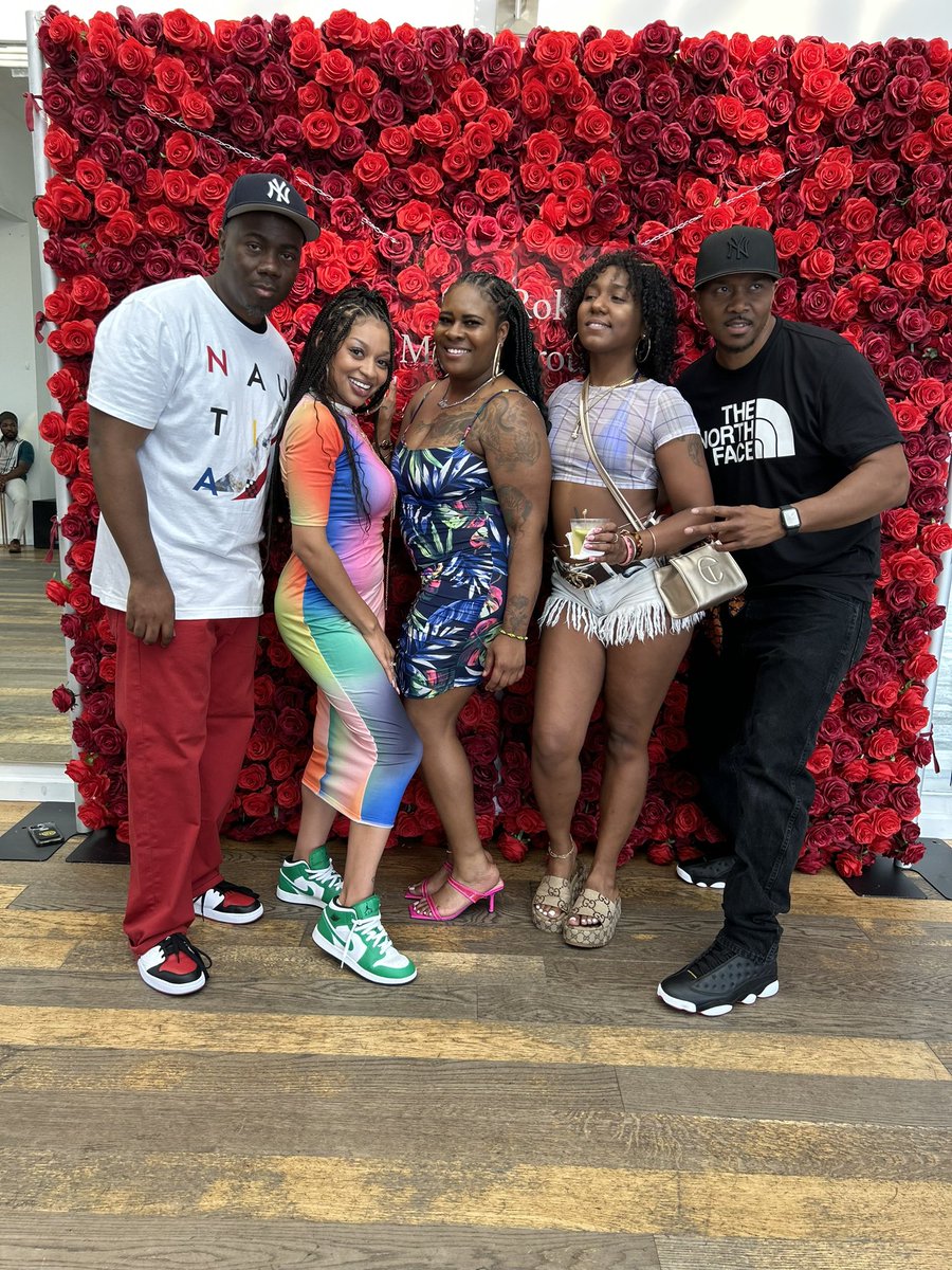 lipglossnhotsauce tweet media