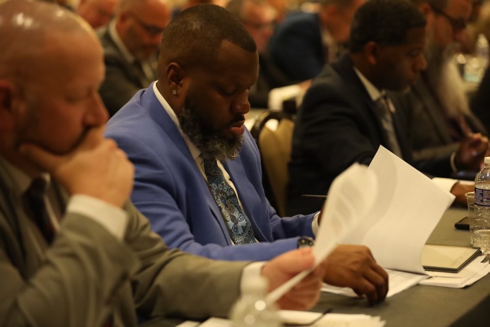 60 HOURS LEFT FOR UPS TO REACH DEAL WITH TEAMSTERS ⏱️

All day Sunday, the #Teamsters National Negotiating Committee got its remaining economic priorities in line, meeting at times with <a href="/UPS/">UPS</a> negotiators to drive home how critical these final hours will be for Big Brown. #1u