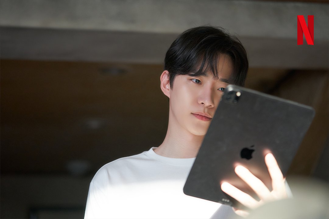 NetflixKR's tweet photo. https://t.co/cY3GkhgmgV