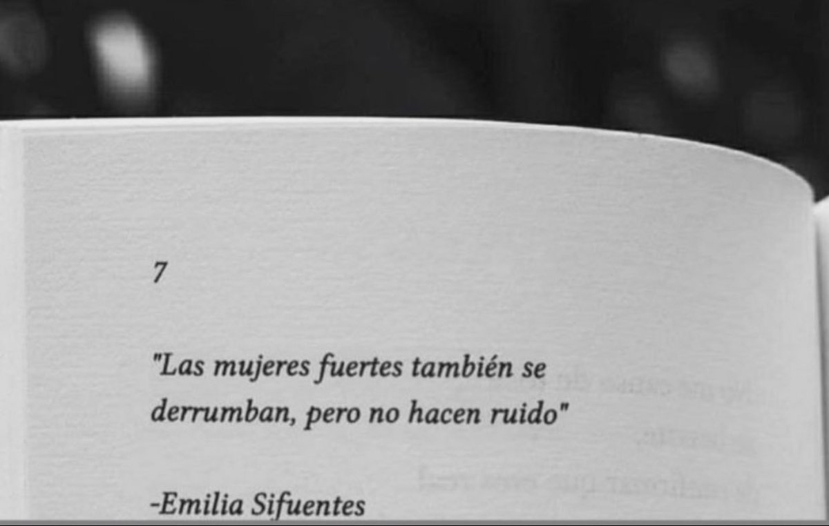 Cementedelibros's tweet photo. “Las mujeres fuertes también se derrumban, pero no hacen ruido.”
Emilia Sifuentes 
#cementeriodelibros https://t.co/ChuafhYlOV