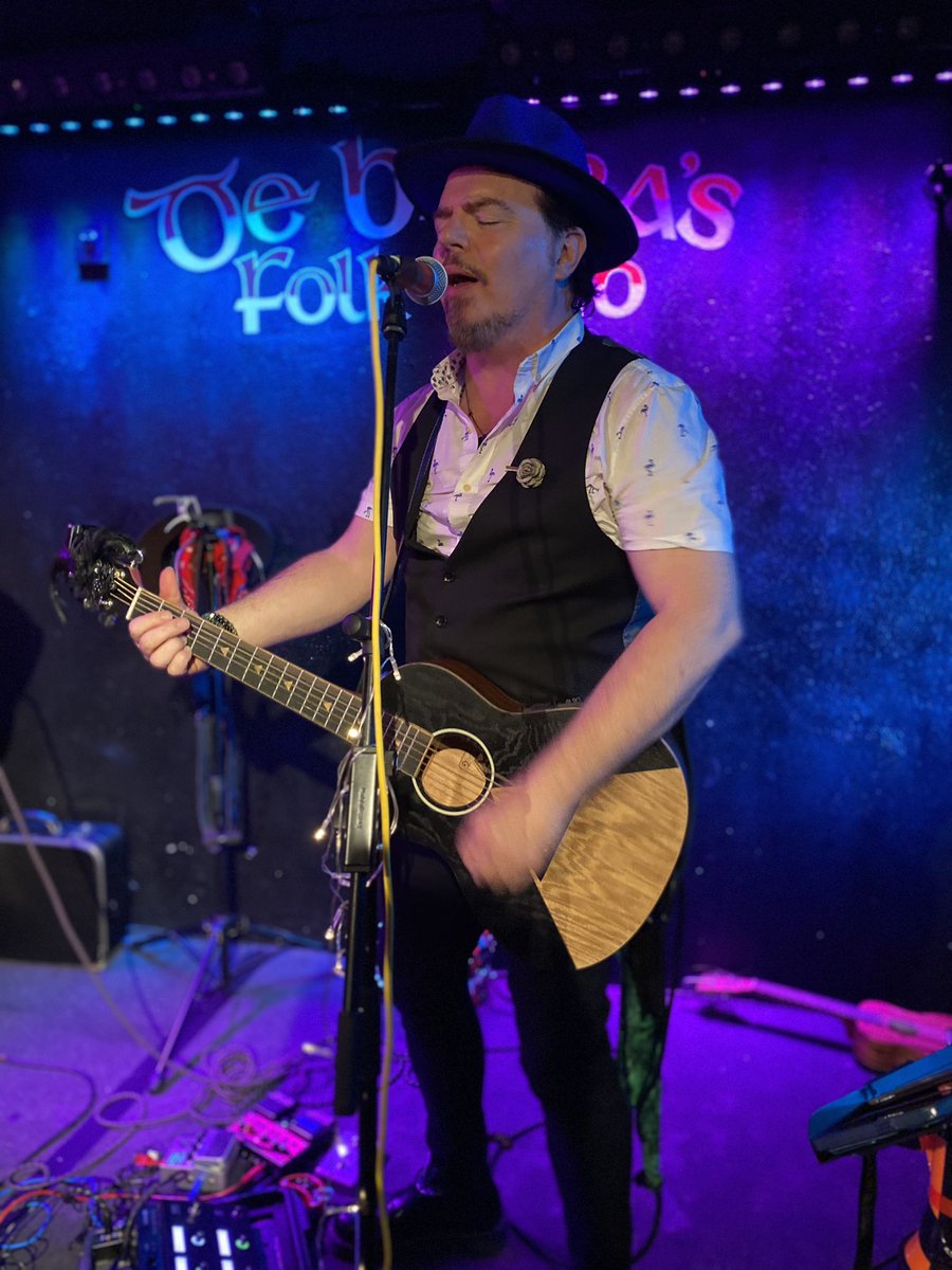 janeobrien6's tweet photo. Absolute legend that is @jackllukeman rocked the roof off @DeBarraFolkClub so many classics “Lockman” was spelling binding loads of hits from ‘Echo on’ what a night thank you x https://t.co/OqWeWxzWCj