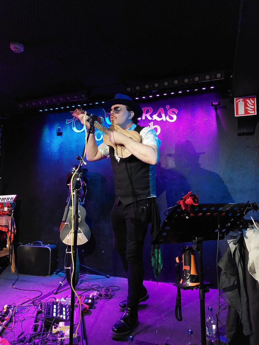 janeobrien6's tweet photo. Absolute legend that is @jackllukeman rocked the roof off @DeBarraFolkClub so many classics “Lockman” was spelling binding loads of hits from ‘Echo on’ what a night thank you x https://t.co/OqWeWxzWCj