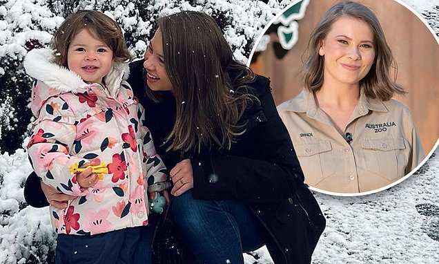 Bindi Irwin shares adorable photo of daughter Grace on a snowy bush walk https://t.co/jzEGP2Xfxy