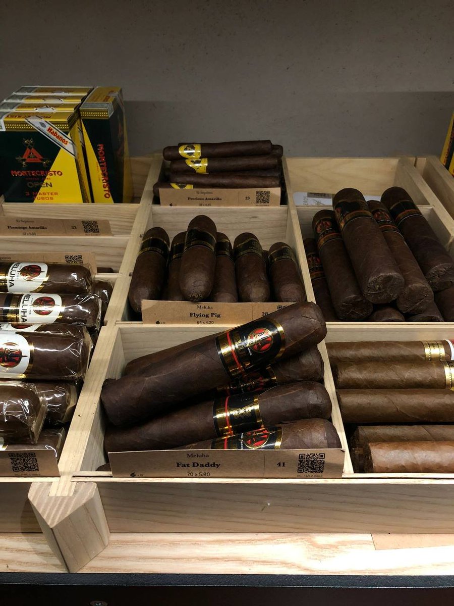 vilicious3's tweet photo. Visited a friend's wine cellar and cigars, amazing. Although I am also a wine lover, it is only about tasting https://t.co/msFNrGSy7E