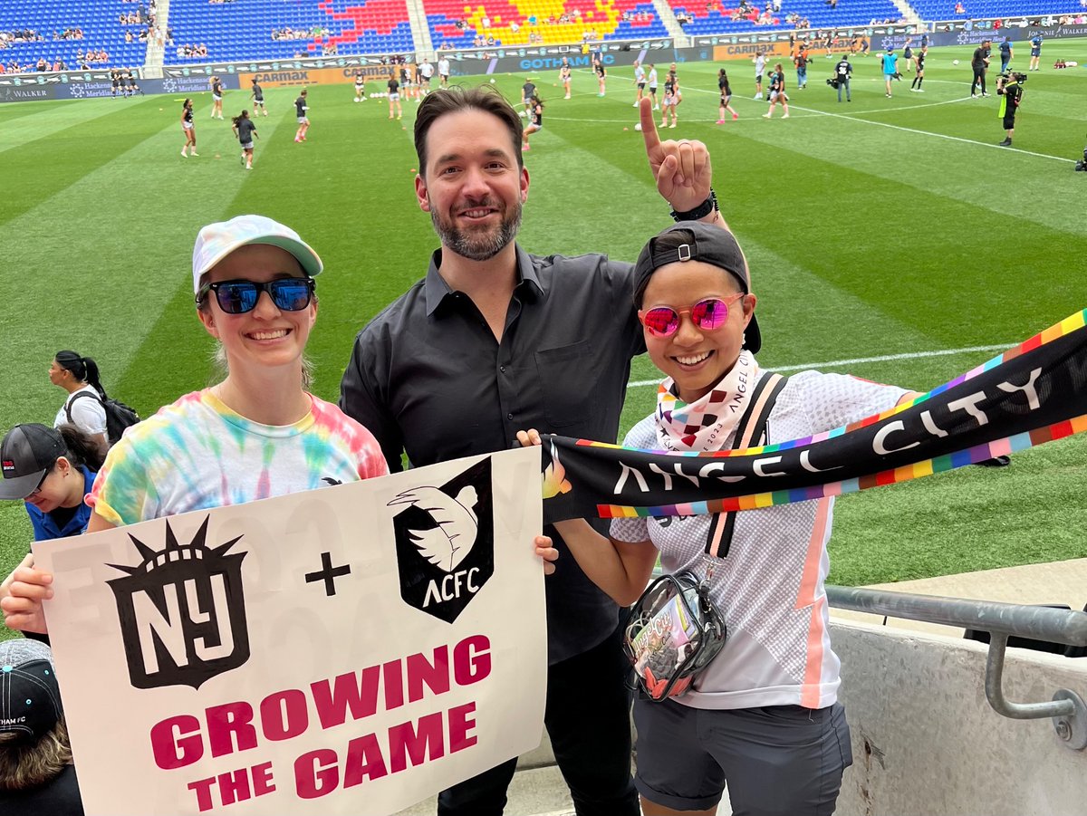 Great vibes at the @GothamFC @weareangelcity game! We’ll take a point on the road, meeting the very kind and supportive @alexisohanian, and growing the game coast to coast!