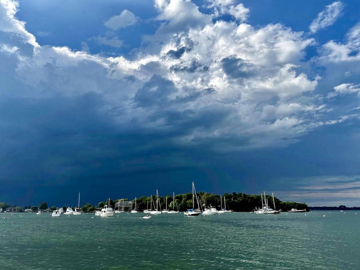 MILLERBOATLINE's tweet image. Amazing skies &amp;amp; more from Mother Nature ~ Put-in-Bay, Ohio. 
1. View from the Put-in-Bay Ferry of @PerrysVIPM 
2. @stonelab's Gibraltar Island from @Boardwalkpib 
3. @ohiodnr's South Bass Island State Park
#ohwx #wx #lakeerie @KellyDWeather