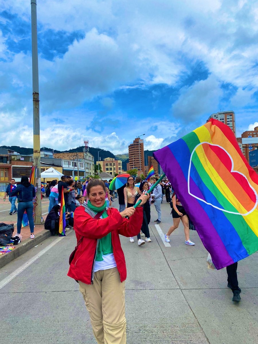 Mariapaudev's tweet photo. El equipo @savechcolombia, mis hijitas, los niños, adolescentes y jovenes viviendo en #colombia y yo, celebrando el #amorlibre la #equidad #inclusion en el #pride2023 #bogota https://t.co/WIRDkiV5NM