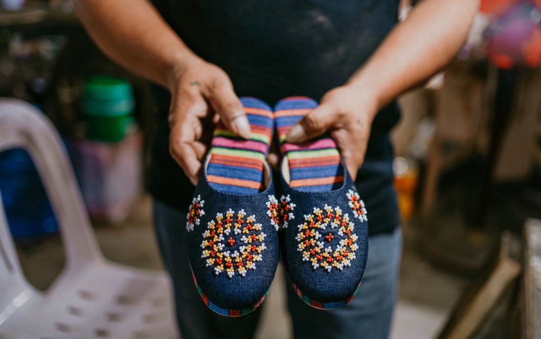 Joining an artisanal marketplace like the @sellitic marketplace built for equity can be a game-changer for #artisans. It ensures fair opportunities, equal visibility, and inclusive growth. #EquitableArtisanMarketplace #FairOpportunities #handmade #smallbusinessowner