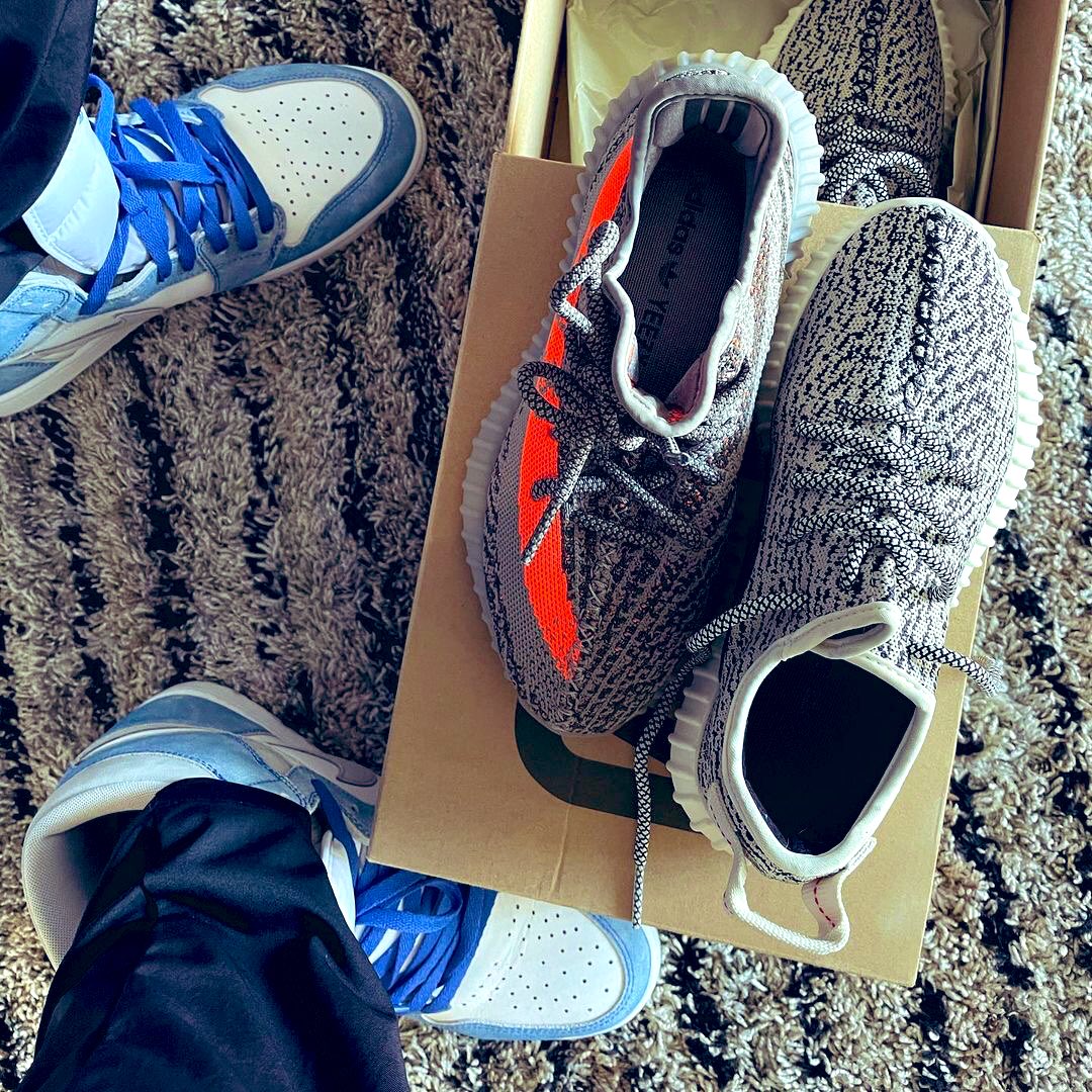 callme100kk's tweet photo. New pickups, Yeezys. I’m still a NikeBoy 🤣🤣🤣 https://t.co/E4RmwtNh6y