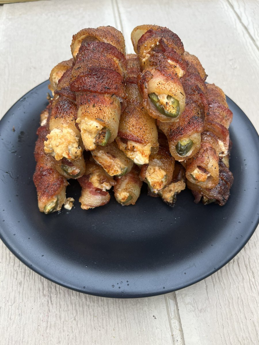uswfishingjosh's tweet photo. Venison Jalepeno poppers with slab bacon and @fireandsmokesoc mayor of rubtown pork seasoning.  @the_dadchef @716chef @michaelgdeck https://t.co/5Em5UbgOek