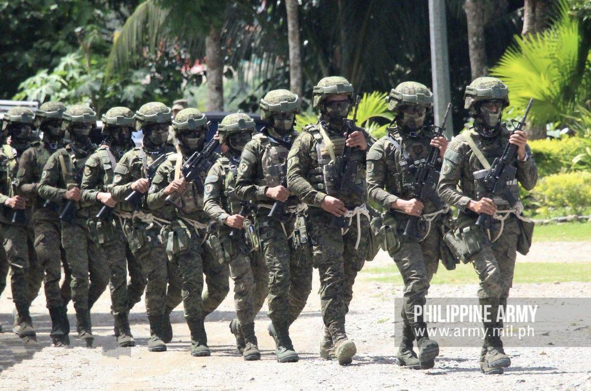yourphilarmy's tweet photo. QUOTE OF THE DAY

“Leaders are made; they are not born. They are made by hard effort, which is the price that all of us must pay to achieve any goal that is worthwhile."
— Vince Lombardi

Photo from the 10th Infantry Division, Philippine Army https://t.co/2IGu3poAXT