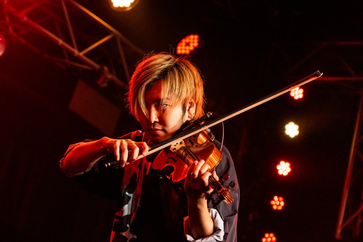 FestivalNagoya's tweet photo. Instrumental Festival In NAGOYA vol.6（閃光）
 ライブ写真一部公開・第二弾
【sources・ソーシズ】 
撮影:杉山テツヤ 
#川道良明 #稲垣ほなみ 
#KOHTEN 
#大瀬戸千嶋 #大瀬戸嵩 #千嶋里志 
#sources #加賀谷綾太郎 #日髙隼人 #野津永恒 #instfesNAGOYA2023 #instfesNAGOYA 
#杉山テツヤ https://t.co/0a6FIxZ8Ty