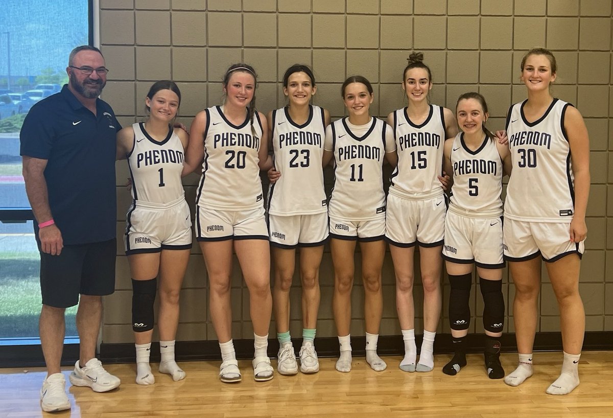 Great weekend with these girls, and of course Coach @AllenMaltsberg1!! Got in some good reps and had fun doing it! Looking forward to New Orleans in a couple weeks!! @AubreeRogerson @cam_hart11 @AshtynCallaway @15HannahGibbons @LillianMindeman @thatschmittkid