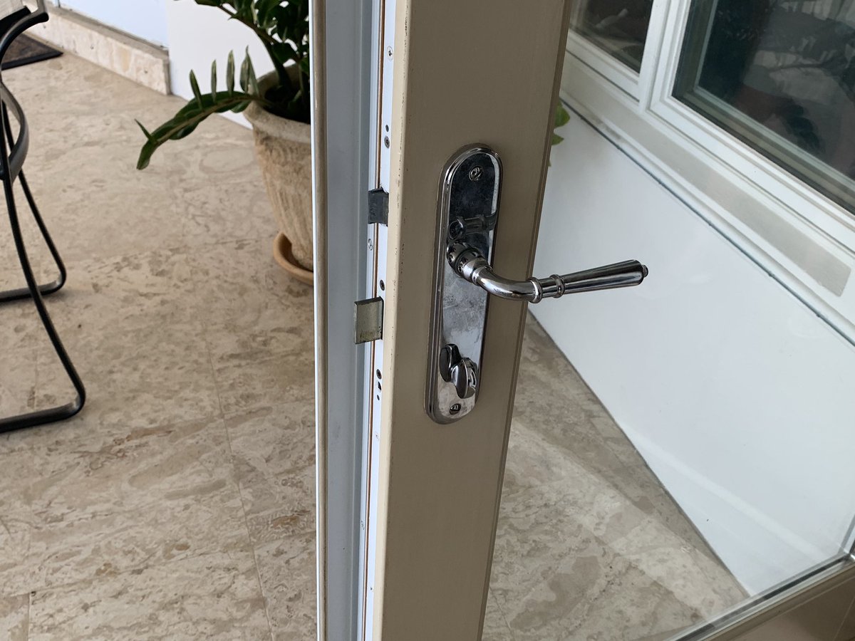 IntegralWindst2's tweet photo. Hoppe lock replacement on a Kawneer 2000T Terrace door. Works like it is brand new https://t.co/wVQZh2PAAC