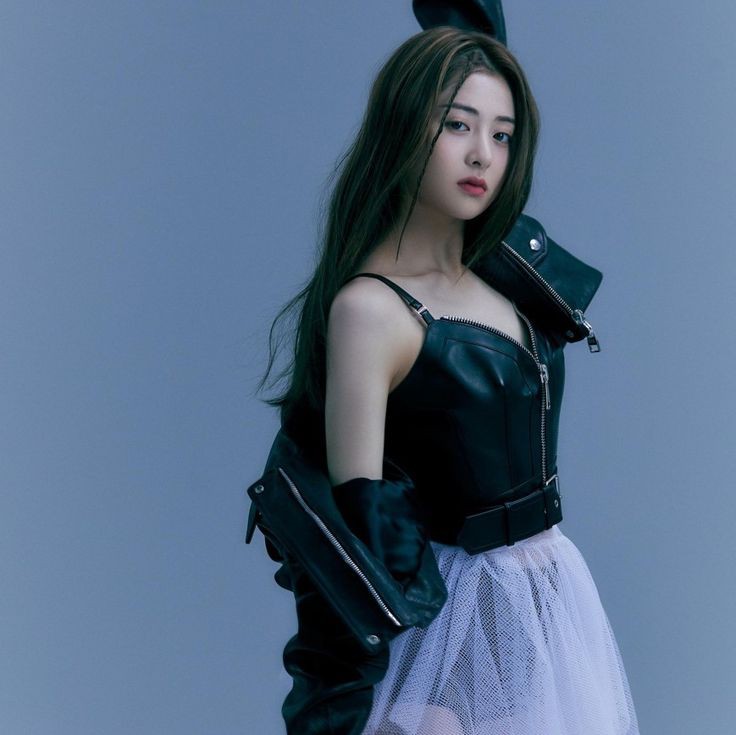 YURIPRINKU's tweet photo. ⠀⠀⠀⠀⠀

⠀⠀˓ ♡ KANG YUJIN JENNIFER. 
          (code name: 'Dark Robin')
         chaebol born. undercover. 
         half demon. with the voice 
         of an angel and (devilish—)    
                            charms~      ⠀

⠀⠀⠀⠀⠀                ♡ &amp; ↻ https://t.co/6RnFvQay5E