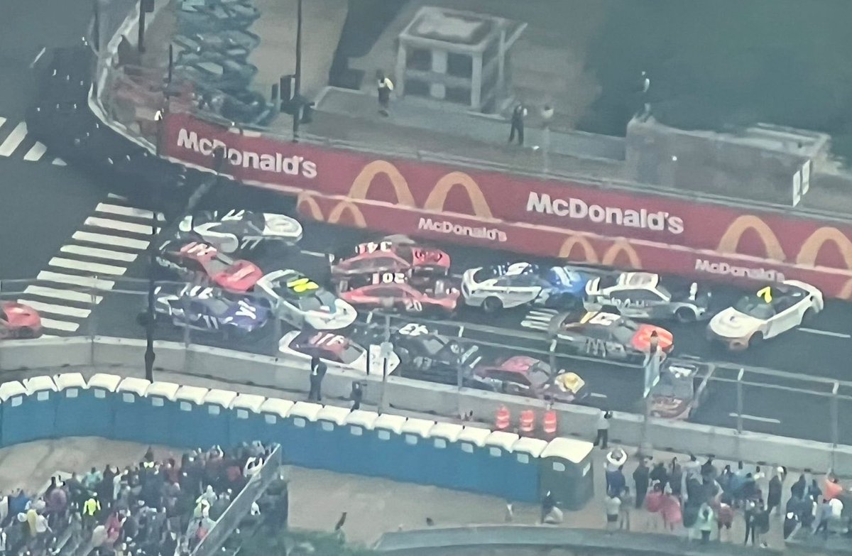 negativecamber_'s tweet image. NASCAR on a street course.  On second thought… #NASCAR