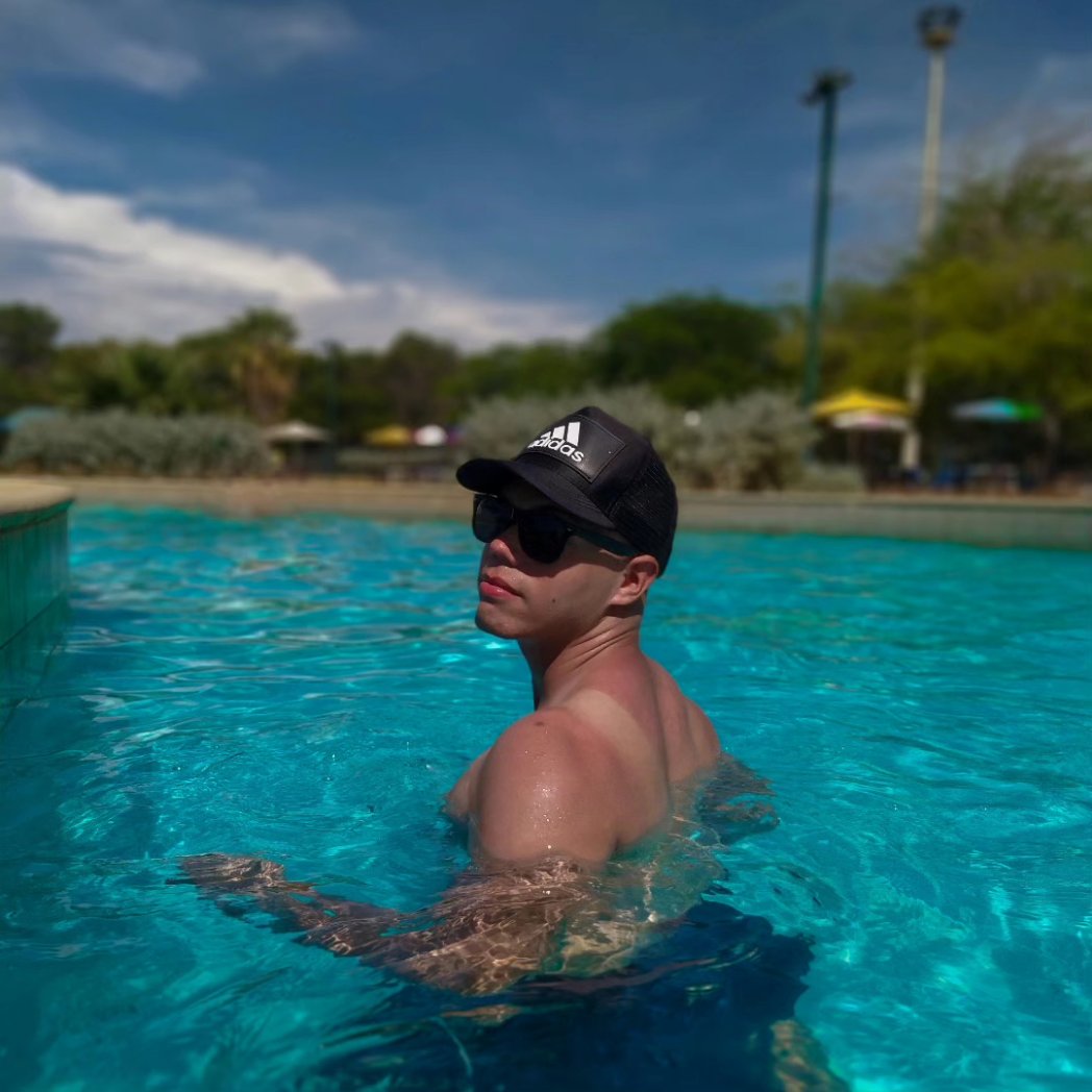 jonathan_epz's tweet photo. ☀️🌴💦🍅🍤

Una quemadita muy #AESTHETIC https://t.co/wG5HcXP0e0