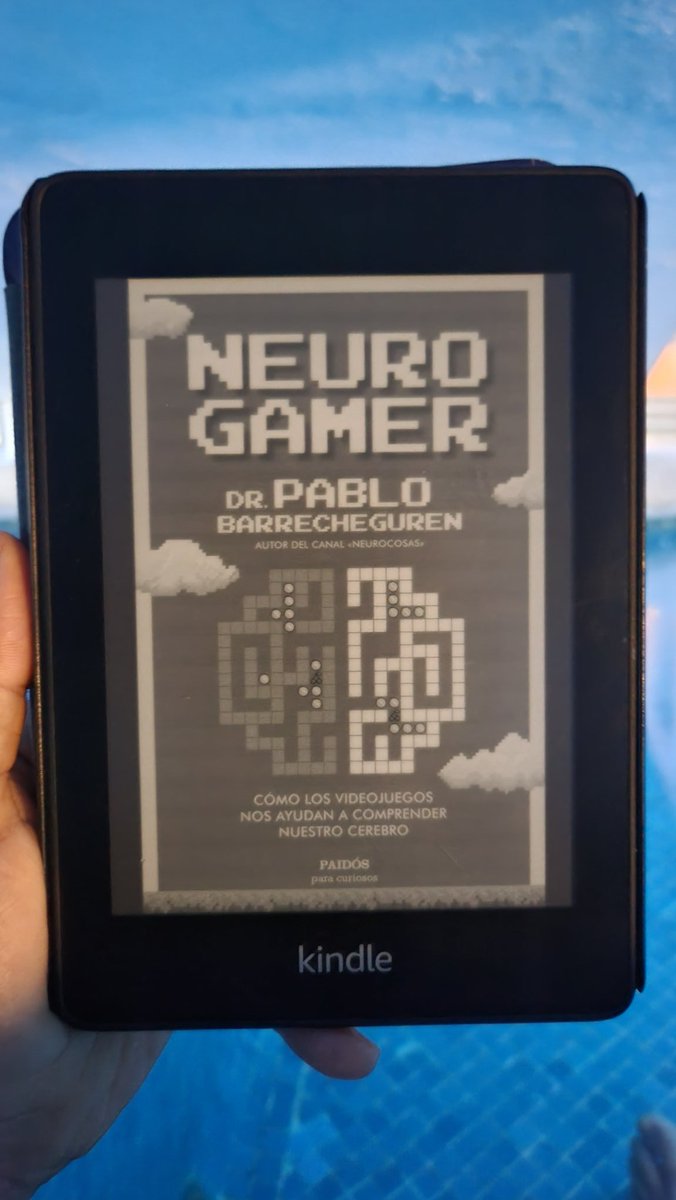taniasosaux's tweet photo. El libro se llama #NEUROGAMER cómo los videojuegos nos ayudan a comprender nuestro cerebro y su autor es el Dr. Pablo Barrecheguren  @pjbarrecheguren https://t.co/pj7nglTtP6
